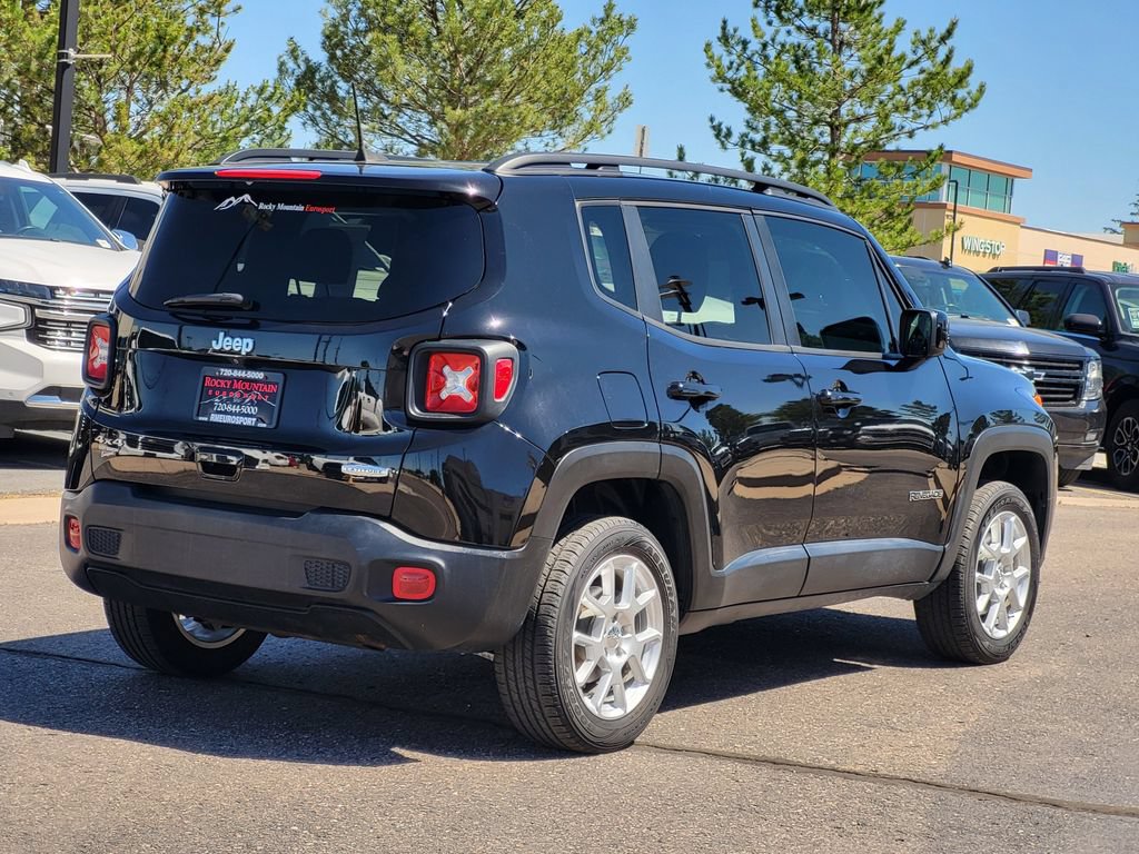 Used 2019 Jeep Renegade Latitude w/ Cold Weather Group AWD/4WD image 4