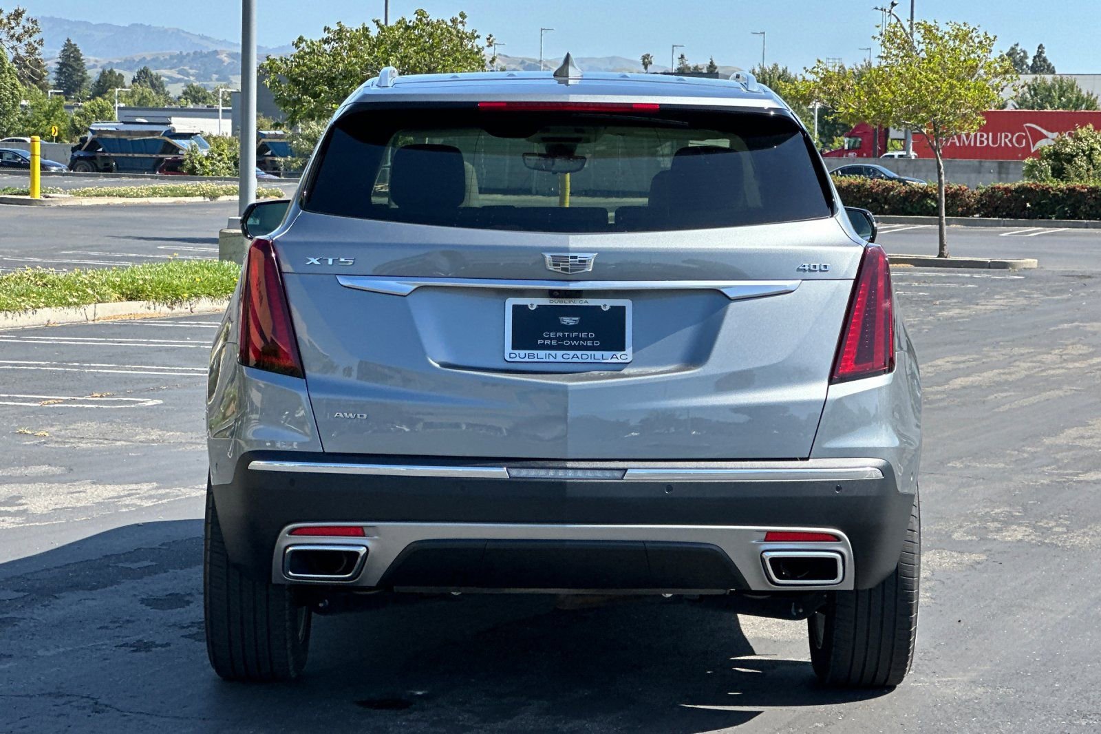 Used 2023 Cadillac XT5 Premium Luxury w/ Technology Package AWD/4WD image 5