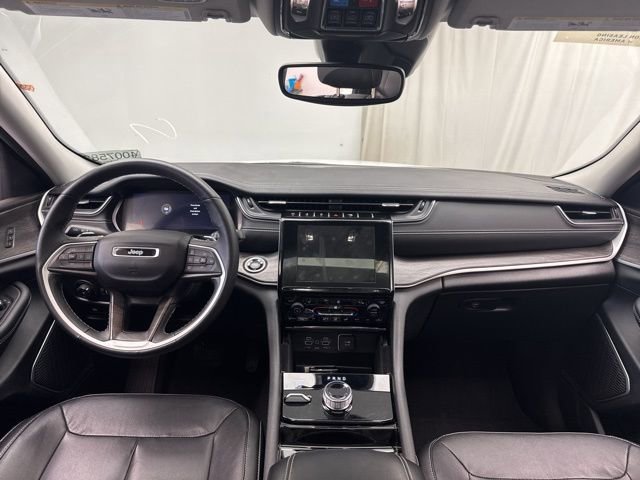 Used 2022 Jeep Grand Cherokee Limited image 15