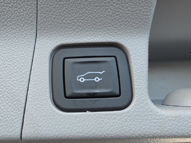 Certified 2023 GMC Acadia SLT FWD image 6