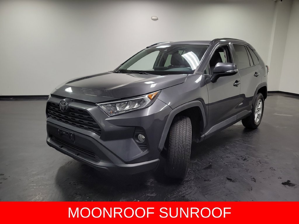 Used 2019 Toyota RAV4 XLE w/ Convenience Package AWD/4WD image 4
