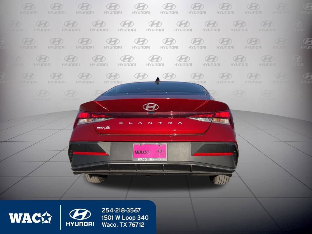 Used 2025 Hyundai Elantra SE image 6