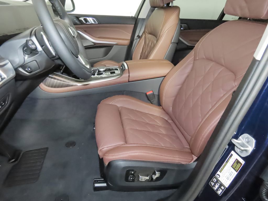 Used 2025 BMW X7 xDrive40i w/ Premium Package AWD/4WD image 14