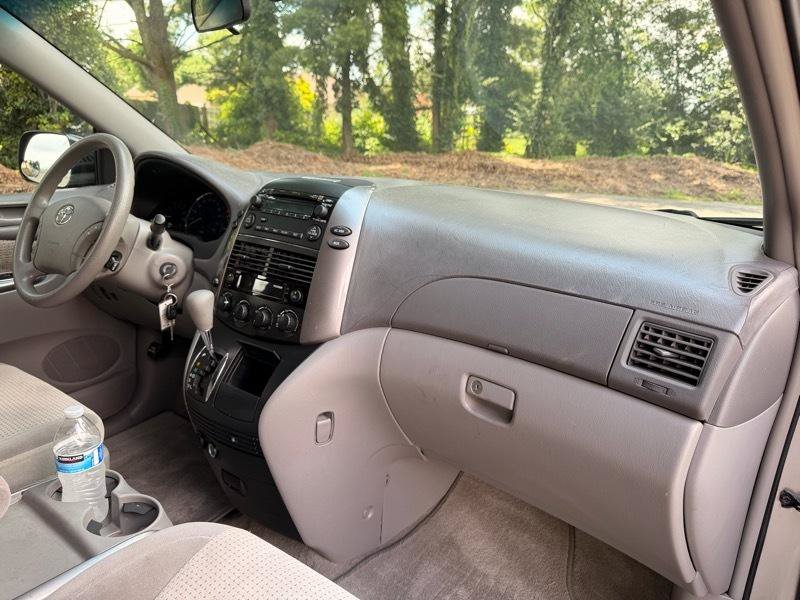 Used 2008 Toyota Sienna LE FWD image 16
