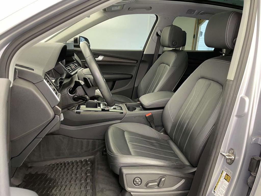 Certified 2023 Audi Q5 2.0T Premium w/ Convenience Package image 5