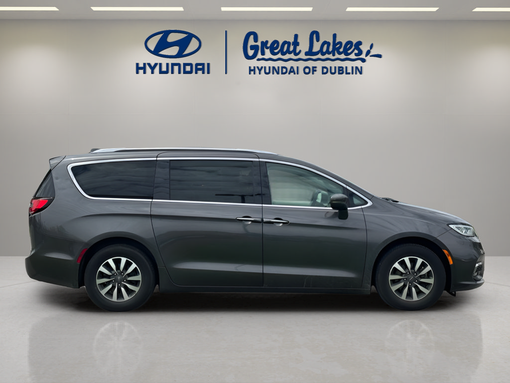 Used 2021 Chrysler Pacifica Touring-L FWD image 5