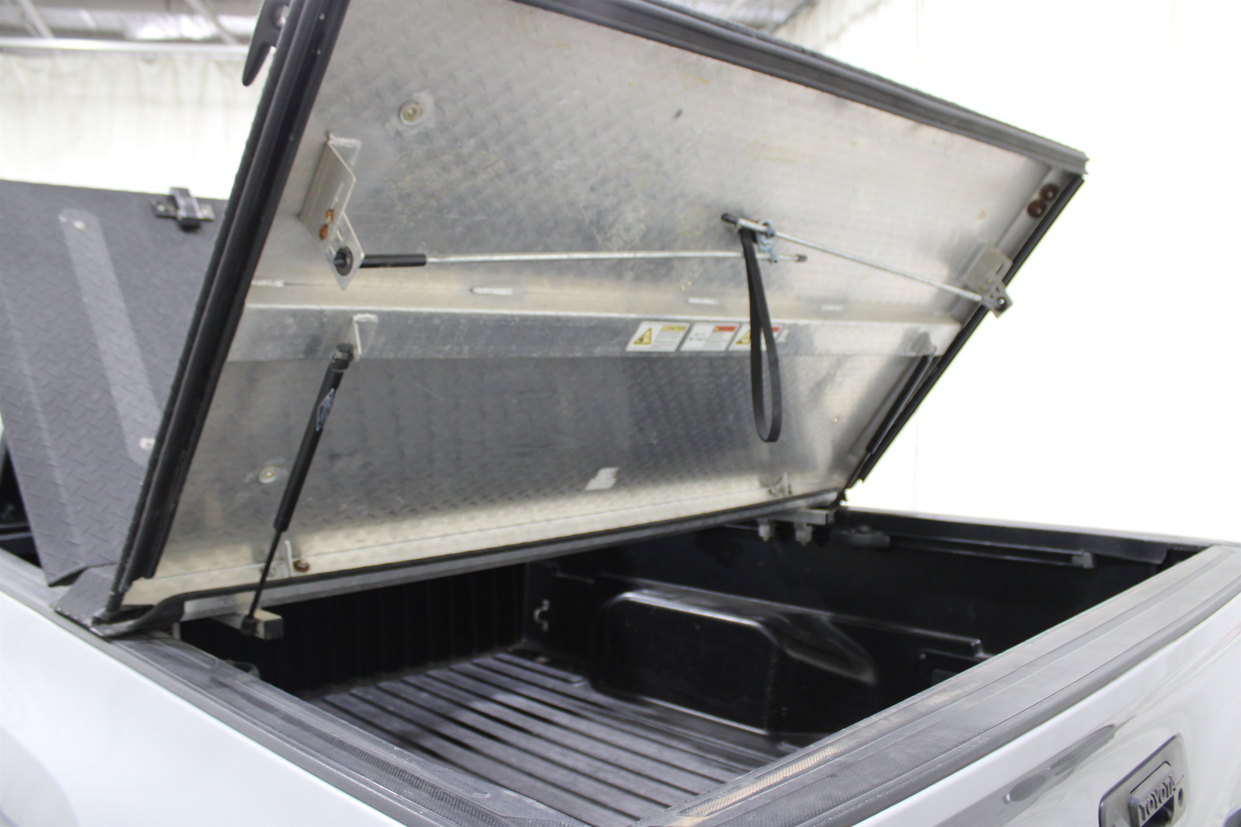 Used 2016 Toyota Tacoma Limited image 31