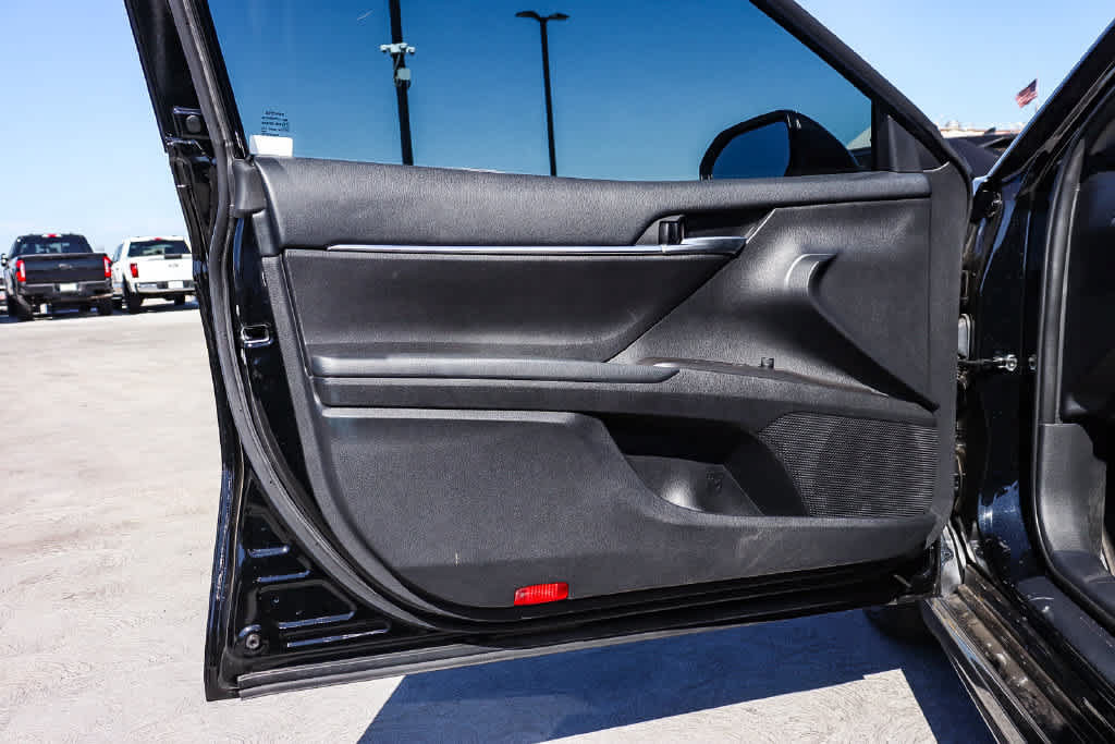 Used 2024 Toyota Camry SE FWD image 19