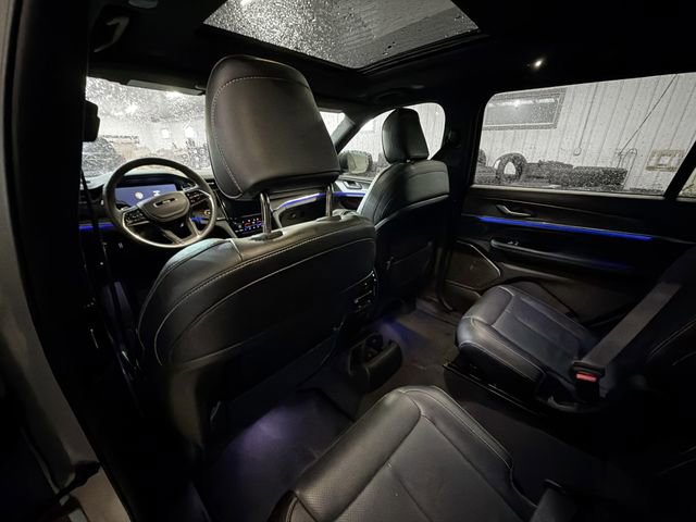 Used 2024 Jeep Grand Cherokee L Overland w/ Trailer Tow Package image 9