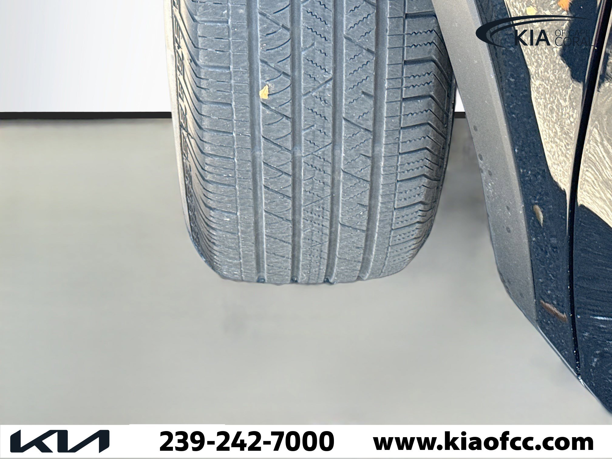 Certified 2025 Kia Sorento LX image 40