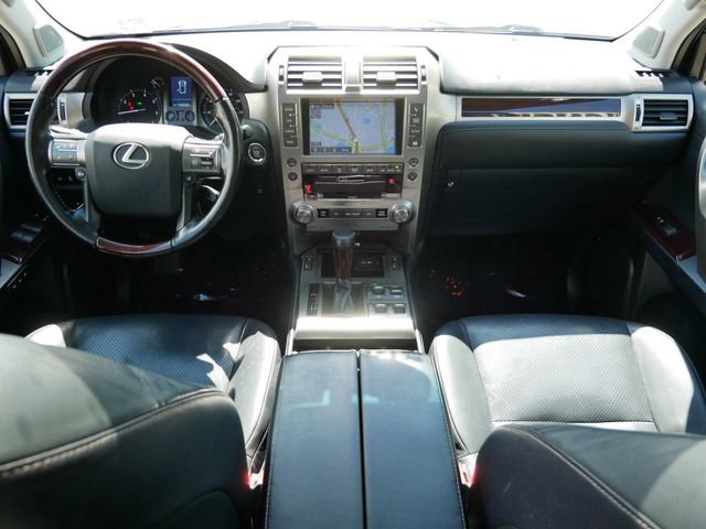 Used 2018 Lexus GX 460 Luxury w/ Preferred Accessory Package AWD/4WD image 12