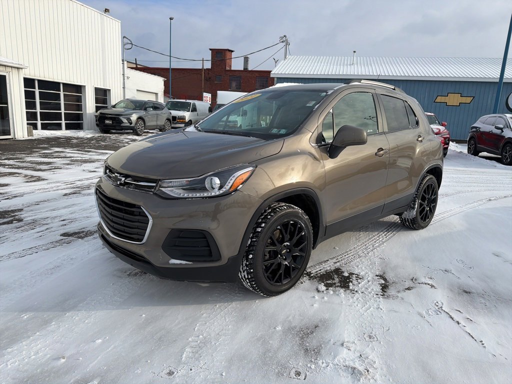 Used 2021 Chevrolet Trax LT w/ Driver Confidence Package image 3