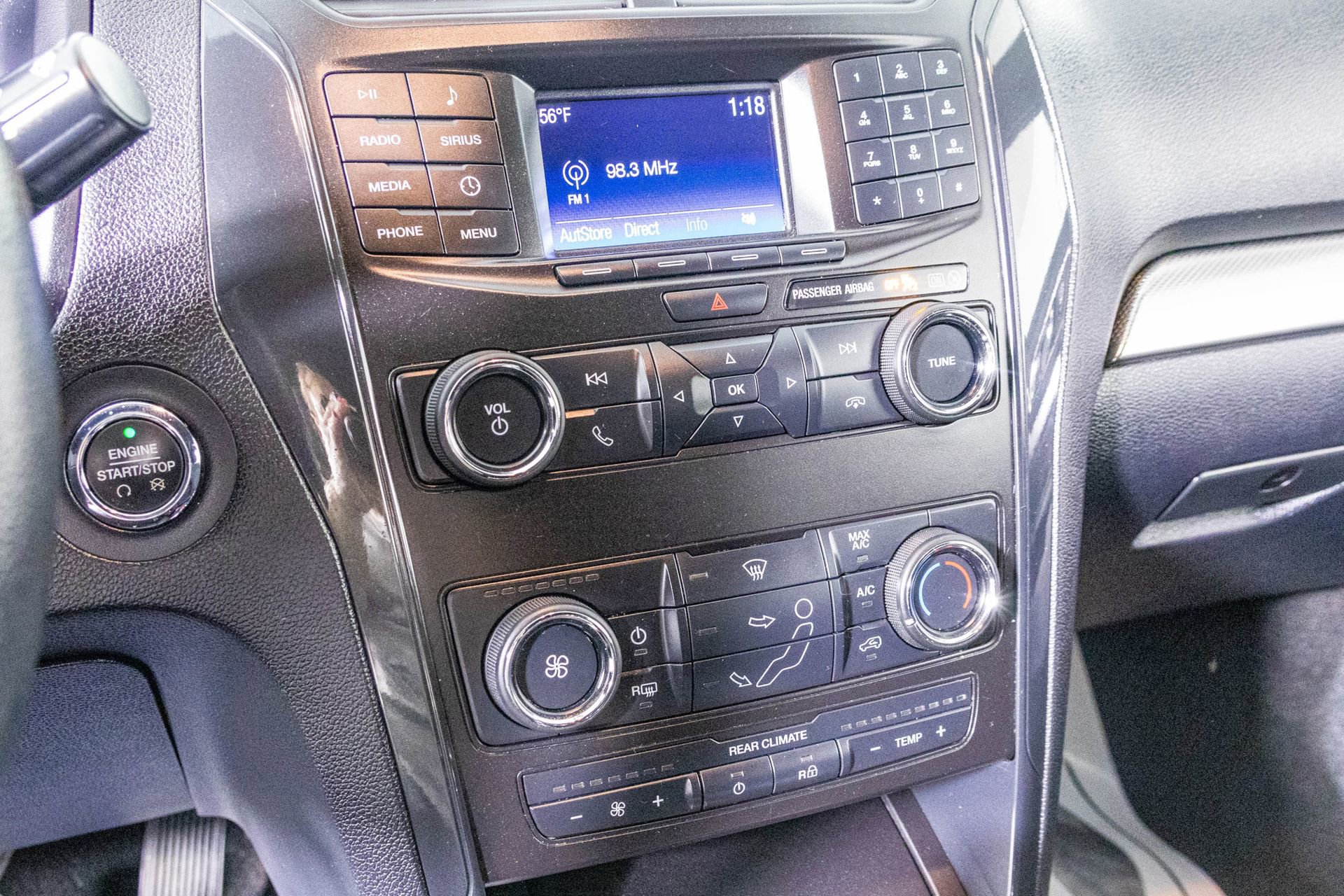 Used 2019 Ford Explorer XLT image 23