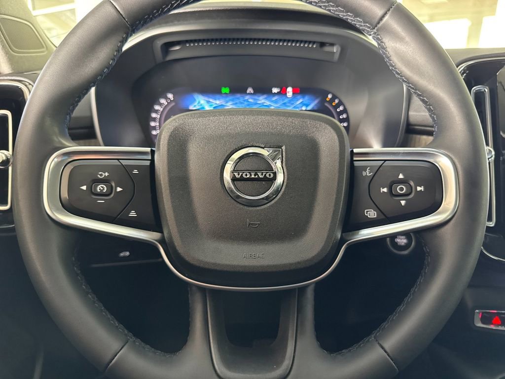 Certified 2023 Volvo XC40 B5 Ultimate image 23