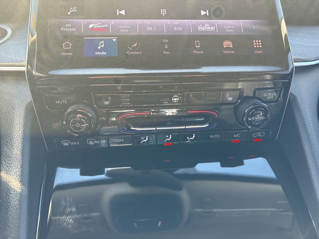 Used 2023 Jeep Grand Cherokee L Limited AWD/4WD image 16