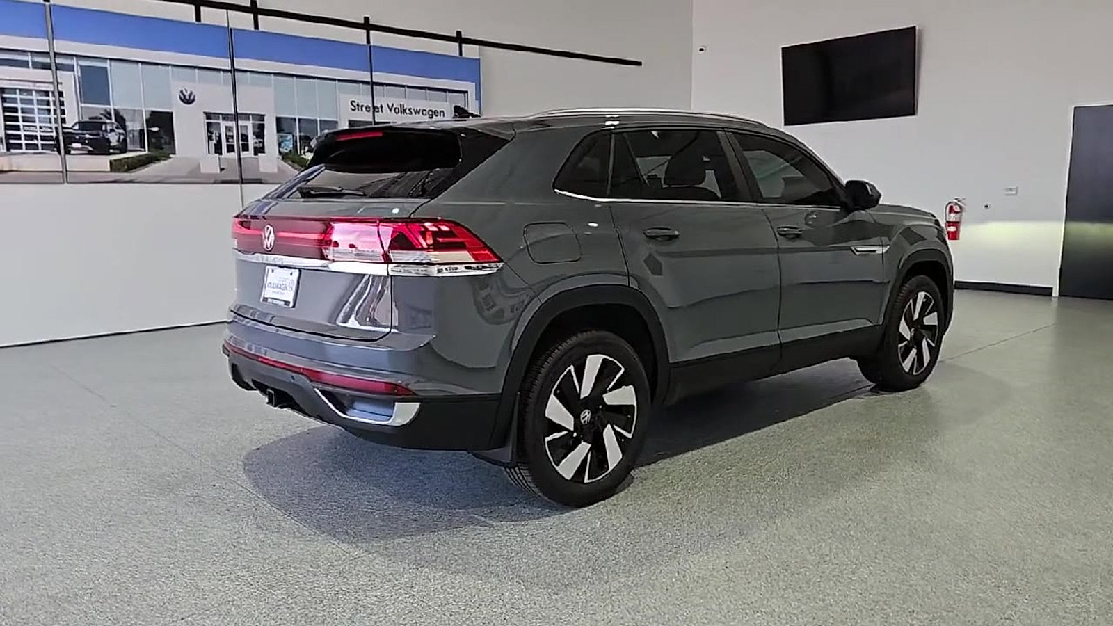 New 2026 Volkswagen Atlas Cross Sport SE FWD image 9