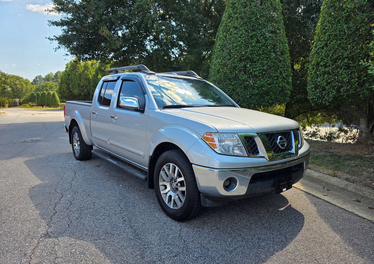 Used 2013 Nissan Frontier SL w/ Moonroof Pkg AWD/4WD image 8