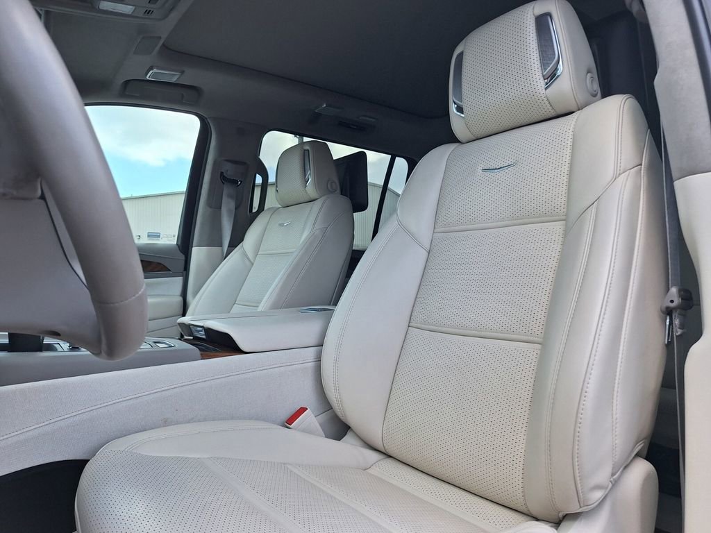 Certified 2024 Cadillac Escalade ESV Premium Luxury Platinum AWD/4WD image 26
