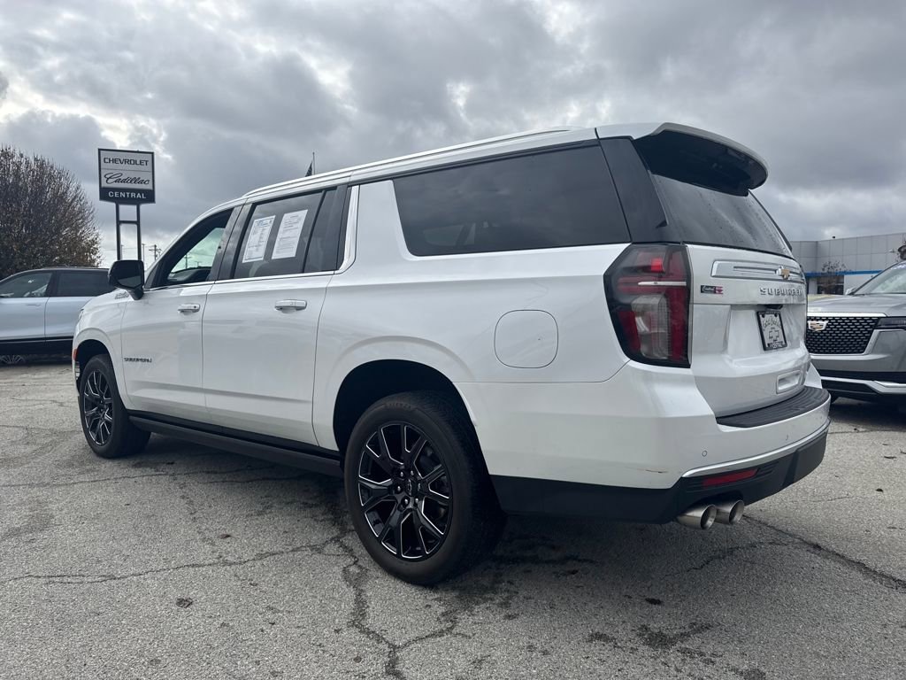 Used 2023 Chevrolet Suburban High Country image 3