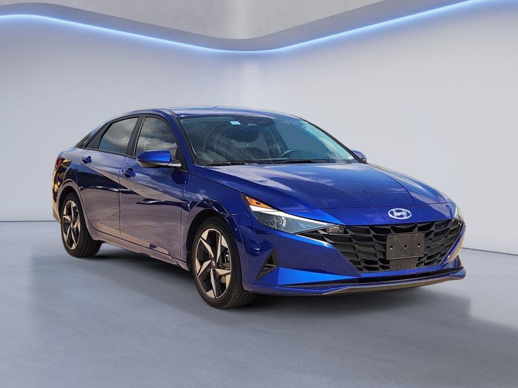 Used 2023 Hyundai Elantra SEL w/ Convenience Package FWD image 3