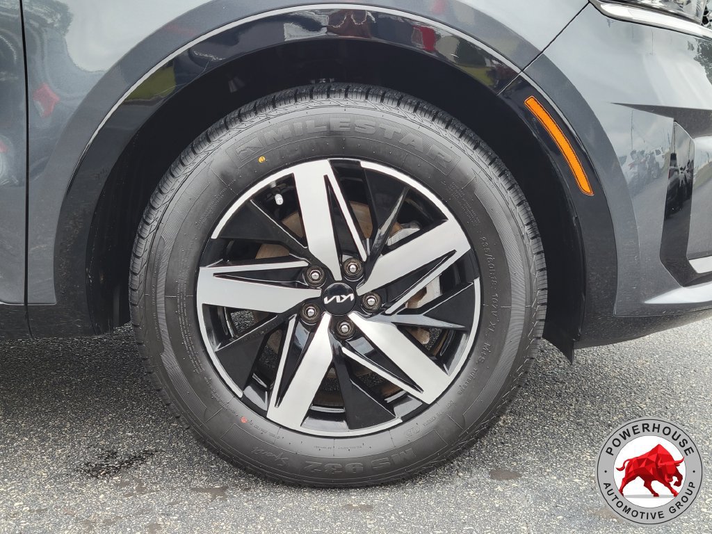Used 2023 Kia Sorento EX w/ Panoramic Sunroof Package FWD image 12