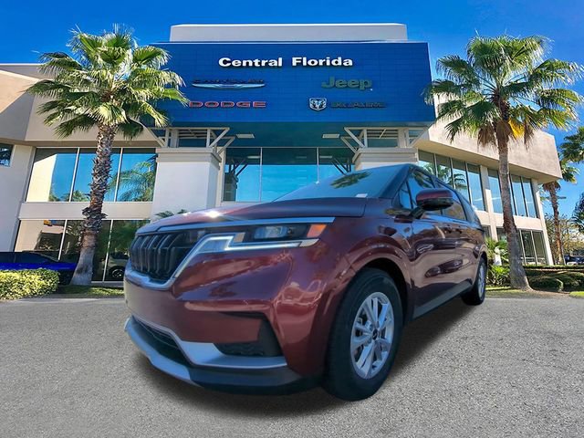 Used 2024 Kia Carnival LX image 9