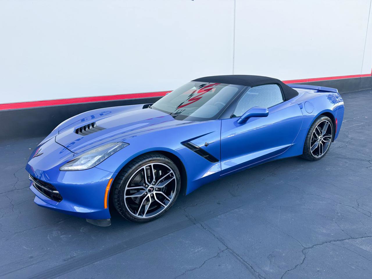Used 2015 Chevrolet Corvette Stingray Convertible w/ 2LT Preferred Equipment Group RWD image 4