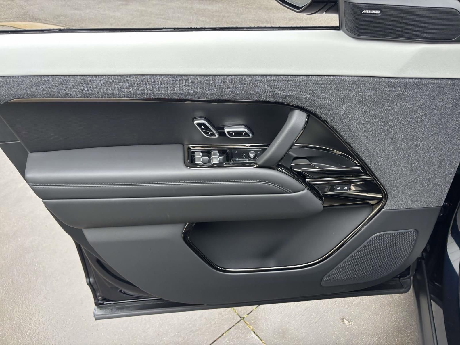 New 2026 Land Rover Range Rover Sport Dynamic SE image 11