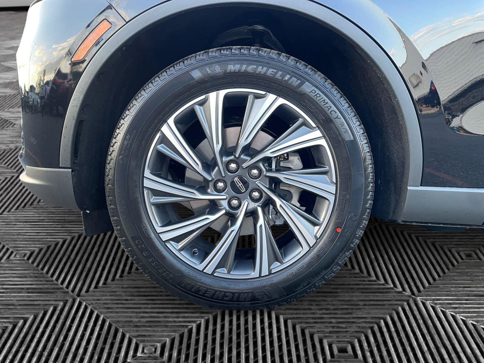 New 2026 Lincoln Aviator AWD image 14