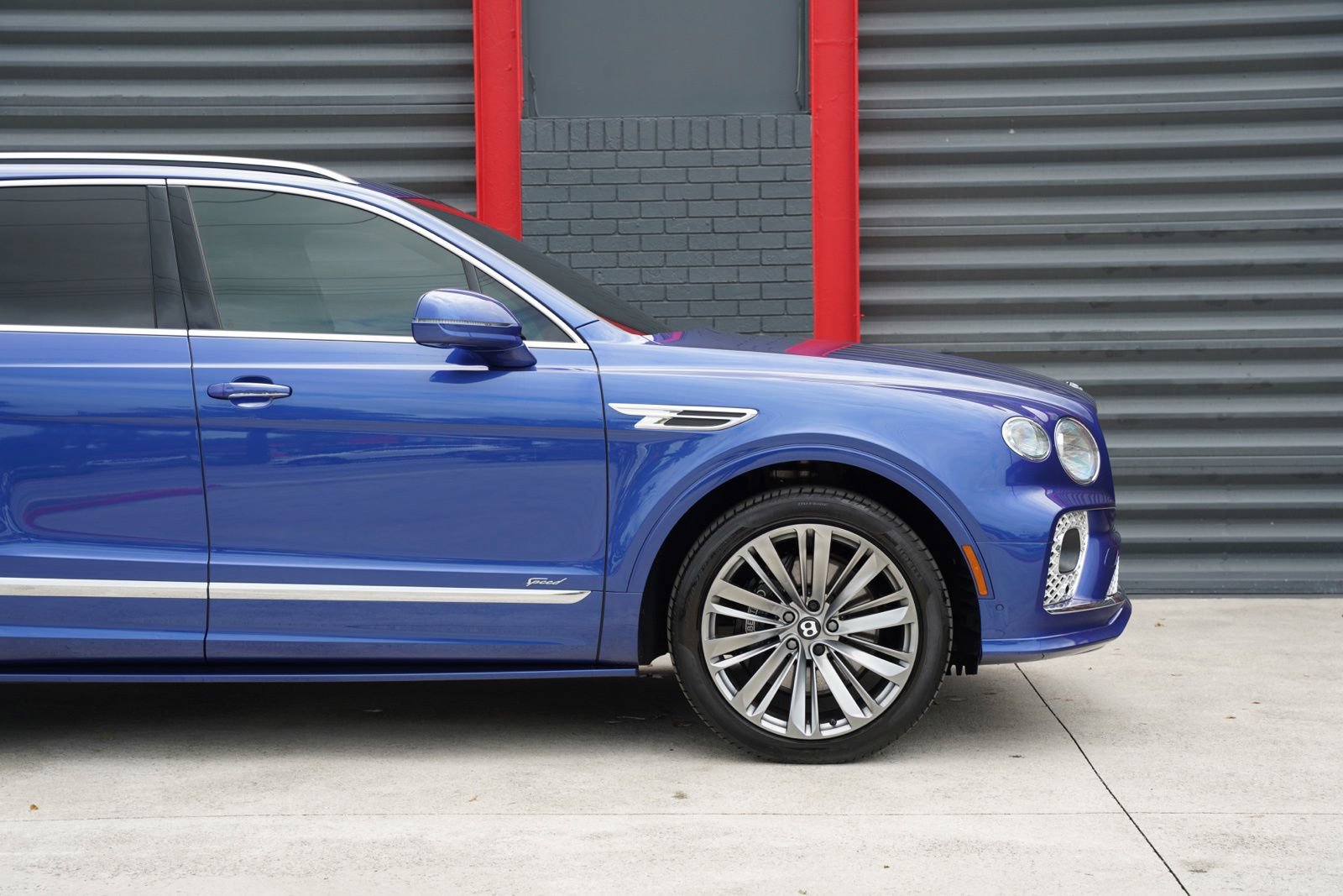 Used 2021 Bentley Bentayga Speed AWD/4WD image 2