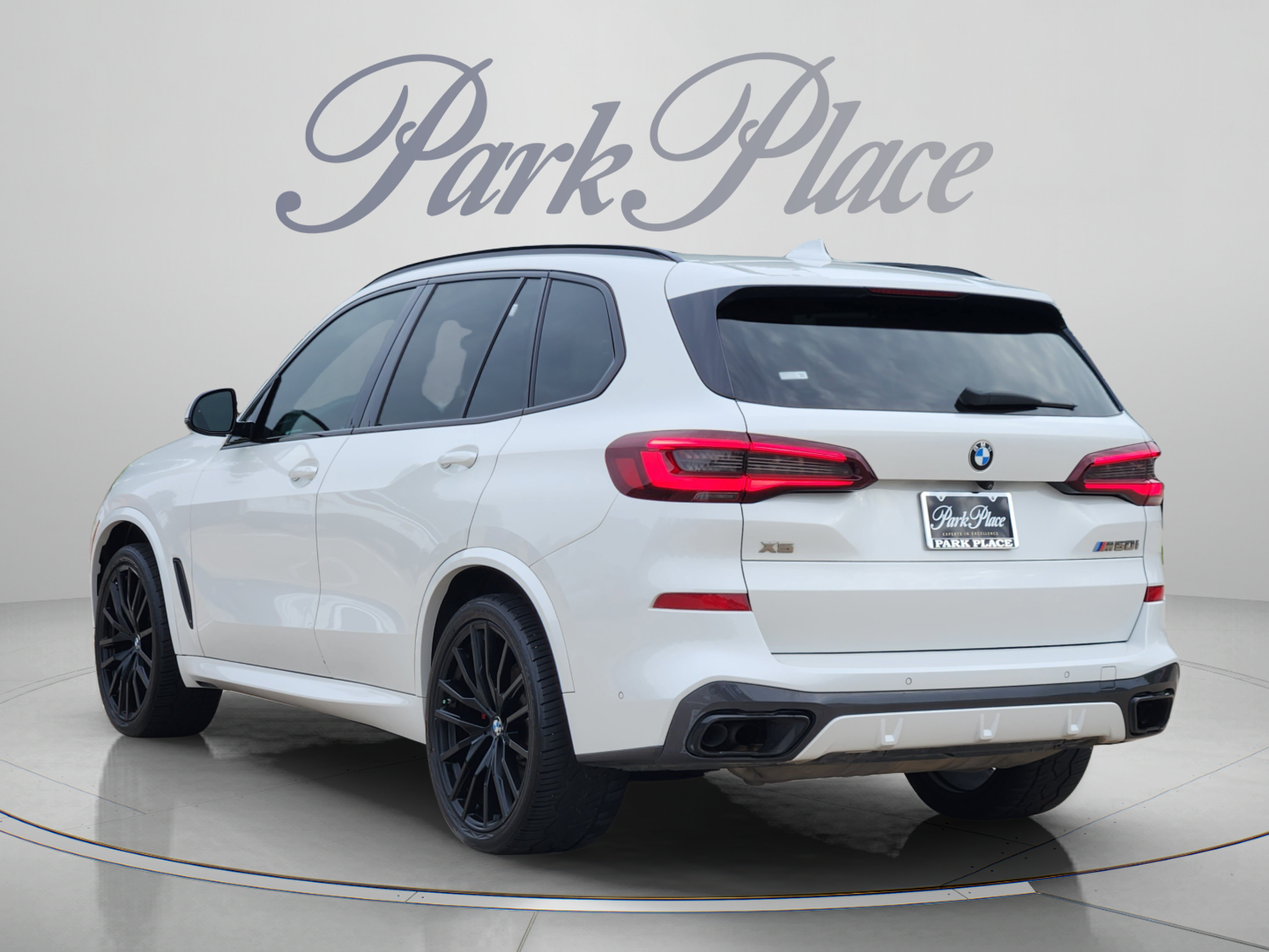 Used 2022 BMW X5 M50i w/ Executive Package AWD/4WD image 3