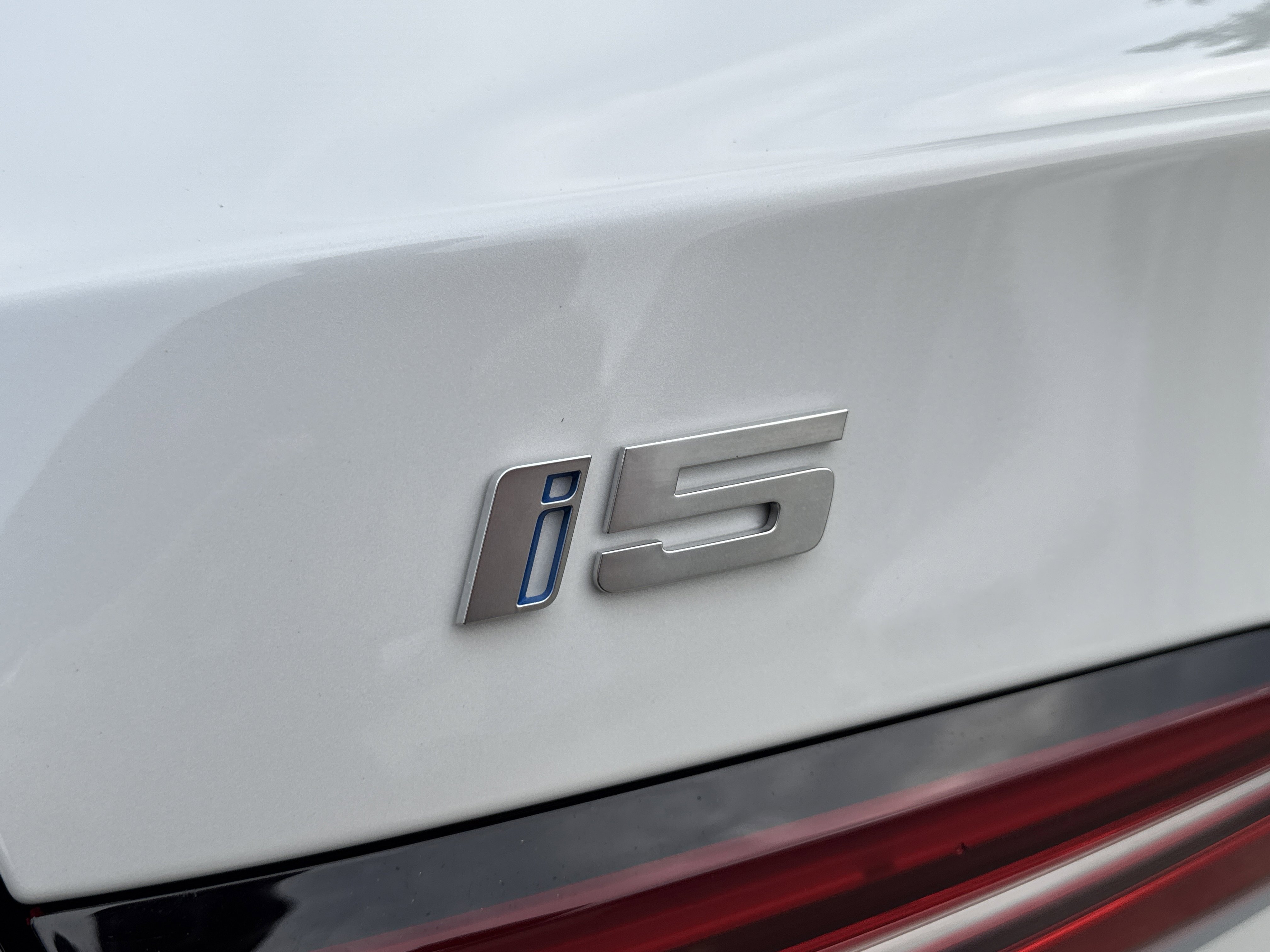 New 2026 BMW i5 eDrive40 w/ Premium Package image 8