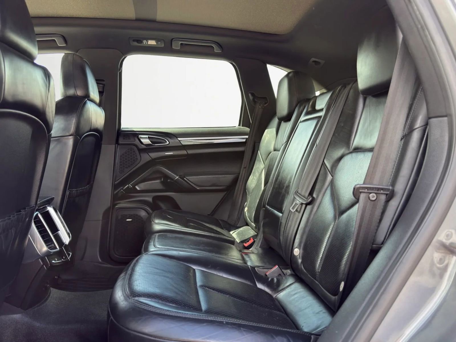 Used 2013 Porsche Cayenne Diesel AWD/4WD image 25