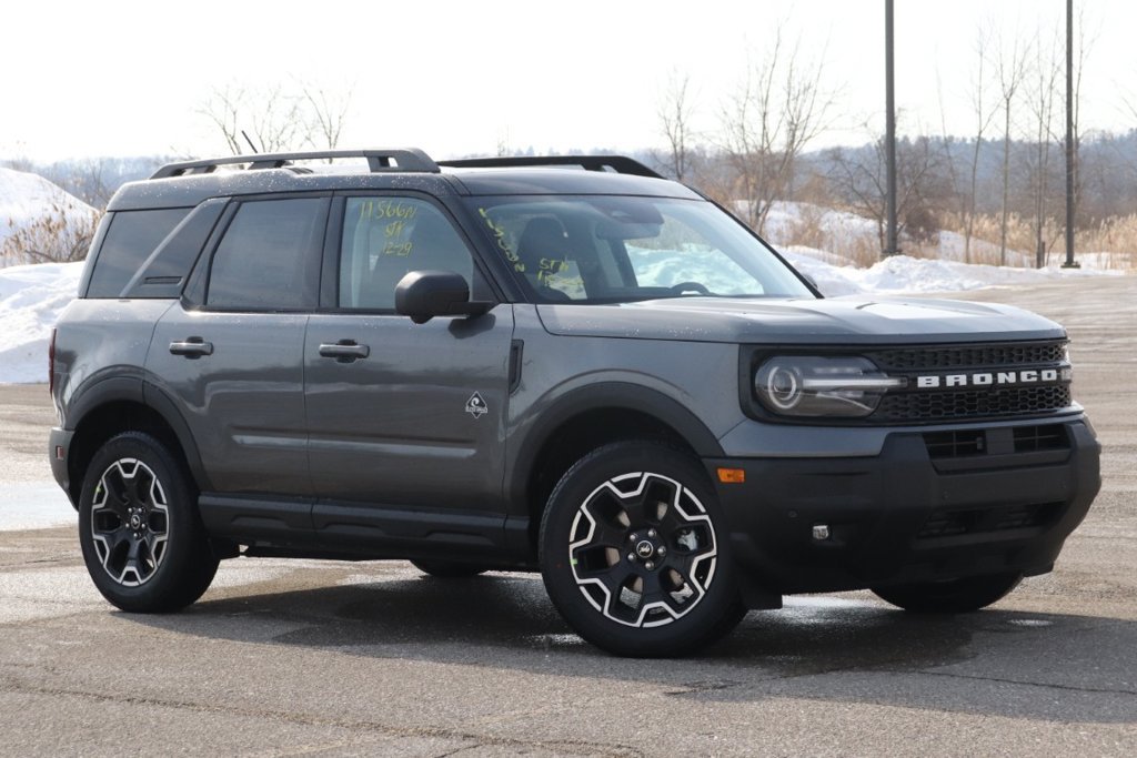 New 2025 Ford Bronco Sport Outer Banks w/ Outer Banks Tech Package+ AWD/4WD image 2