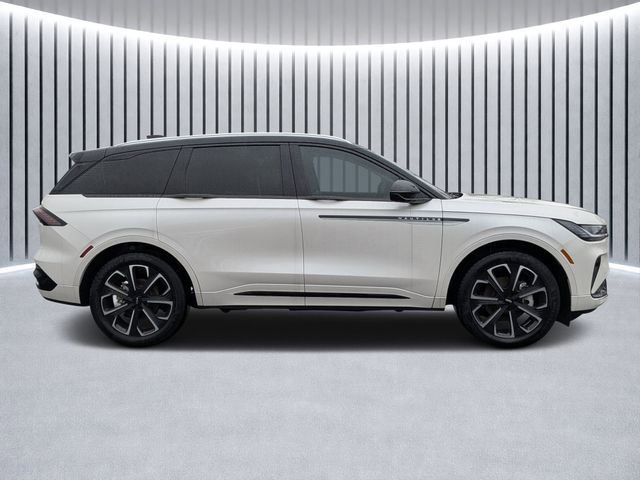 New 2026 Lincoln Nautilus Reserve image 3