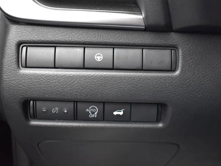 Used 2024 Nissan Rogue SV image 22