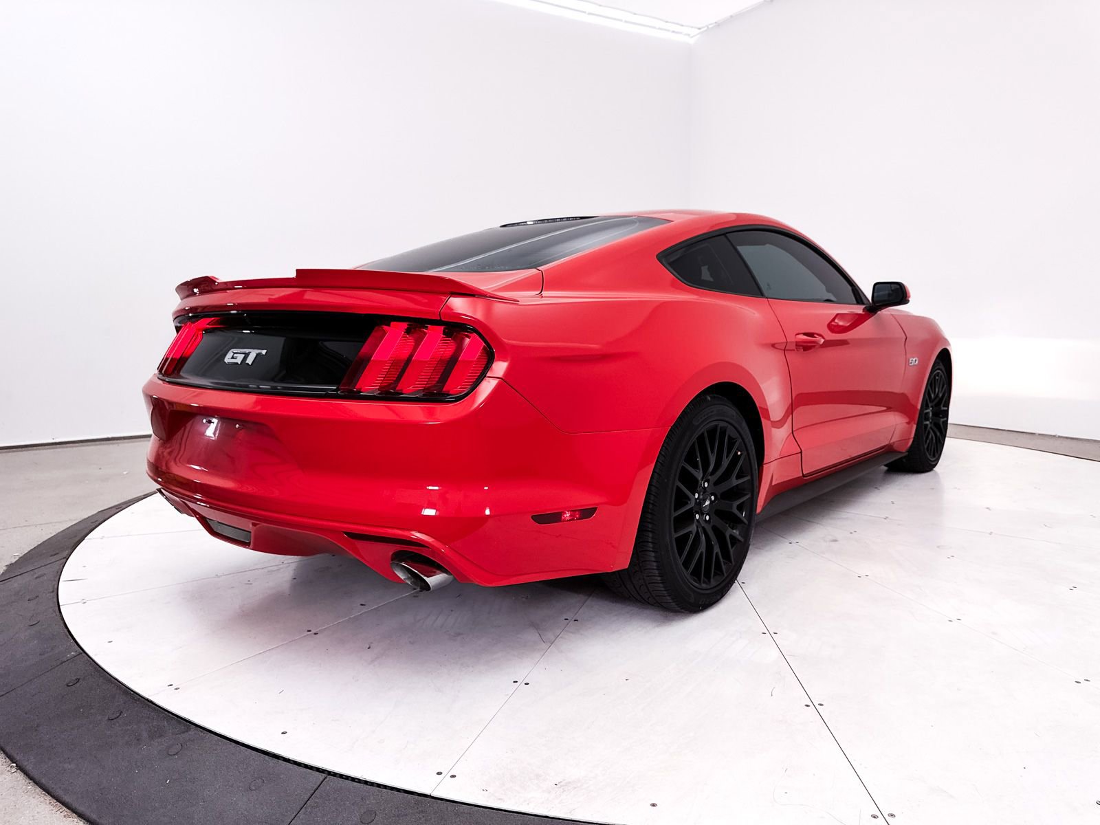 Used 2016 Ford Mustang GT w/ GT Performance Package RWD image 14