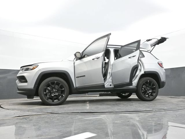 New 2025 Jeep Compass Latitude w/ Convenience Group AWD/4WD image 68