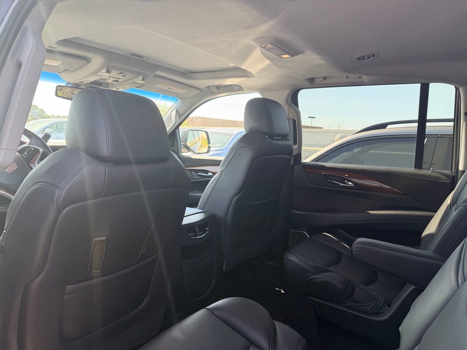 Used 2016 Cadillac Escalade ESV Luxury image 4