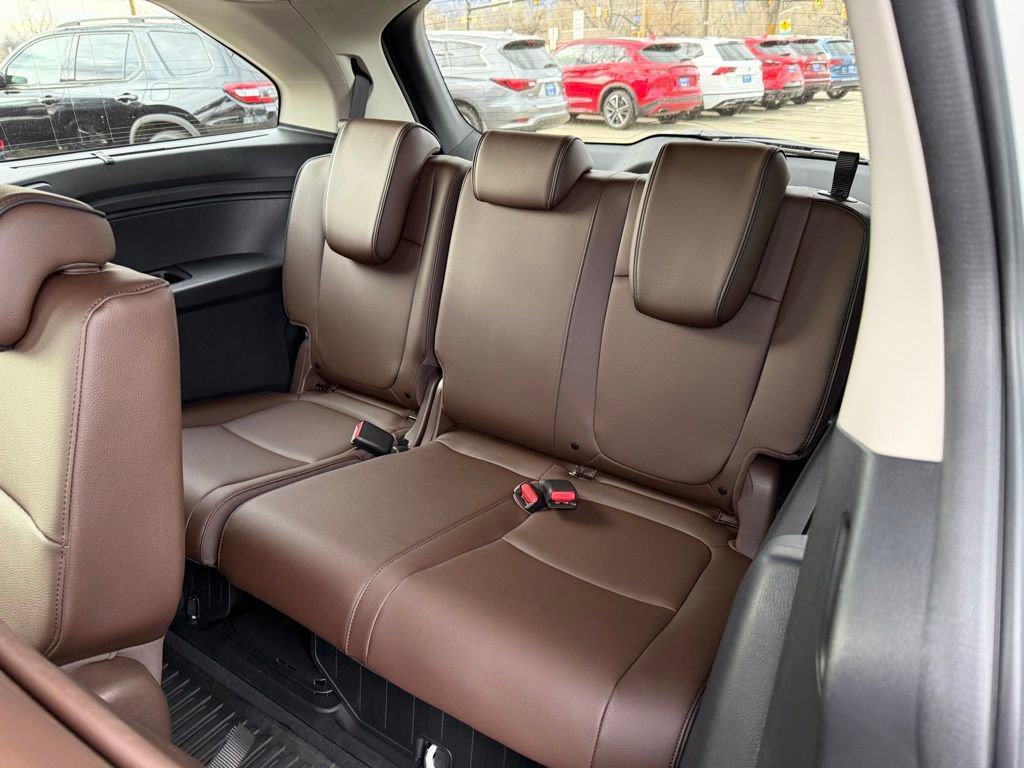 Certified 2026 Honda Odyssey Touring image 17