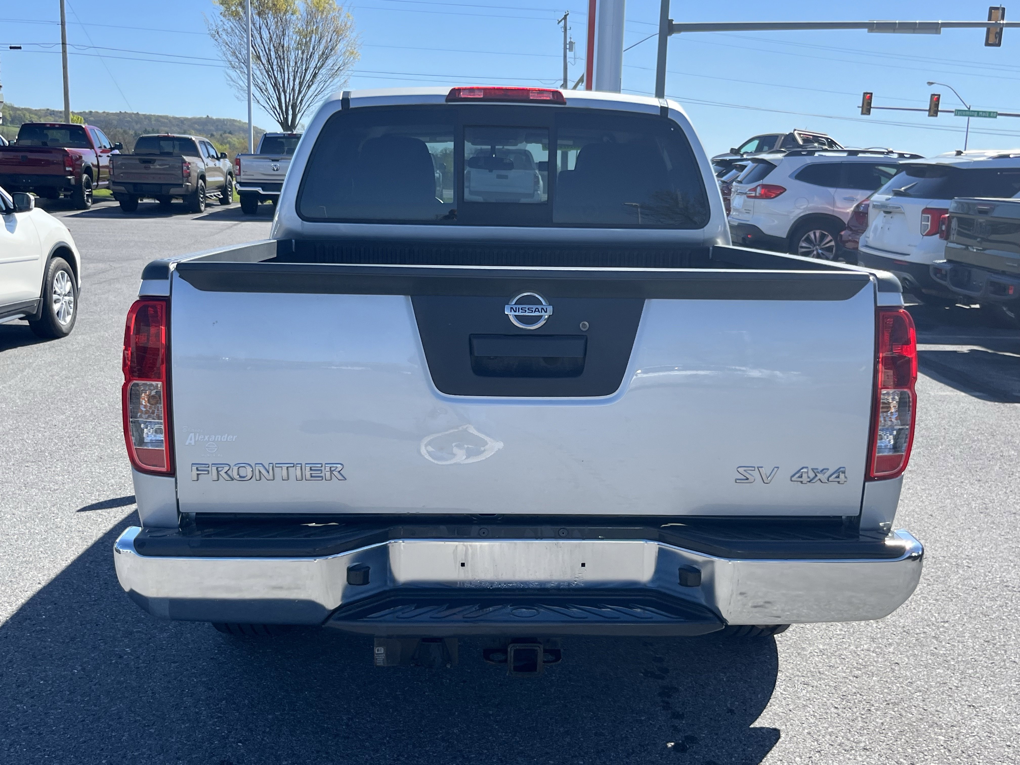 Used 2020 Nissan Frontier SV w/ SV Utility Package AWD/4WD image 4