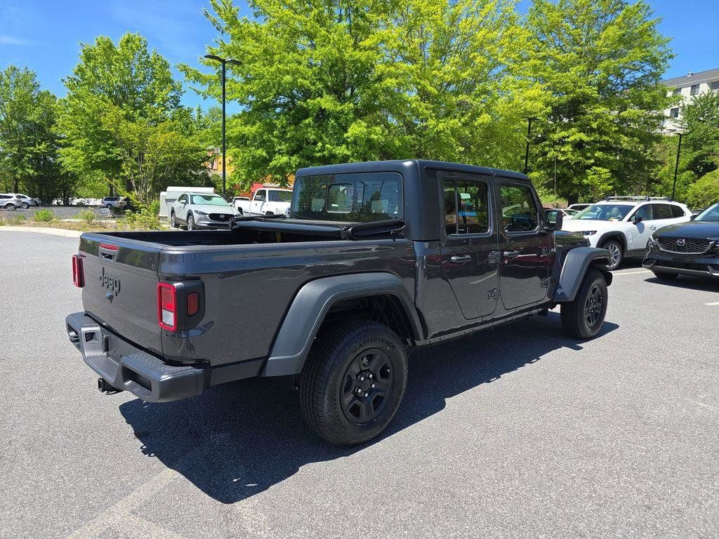 Used 2023 Jeep Gladiator Sport w/ Trailer Tow Package AWD/4WD image 3