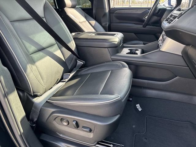 Used 2022 GMC Yukon SLT w/ SLT Premium Package image 11