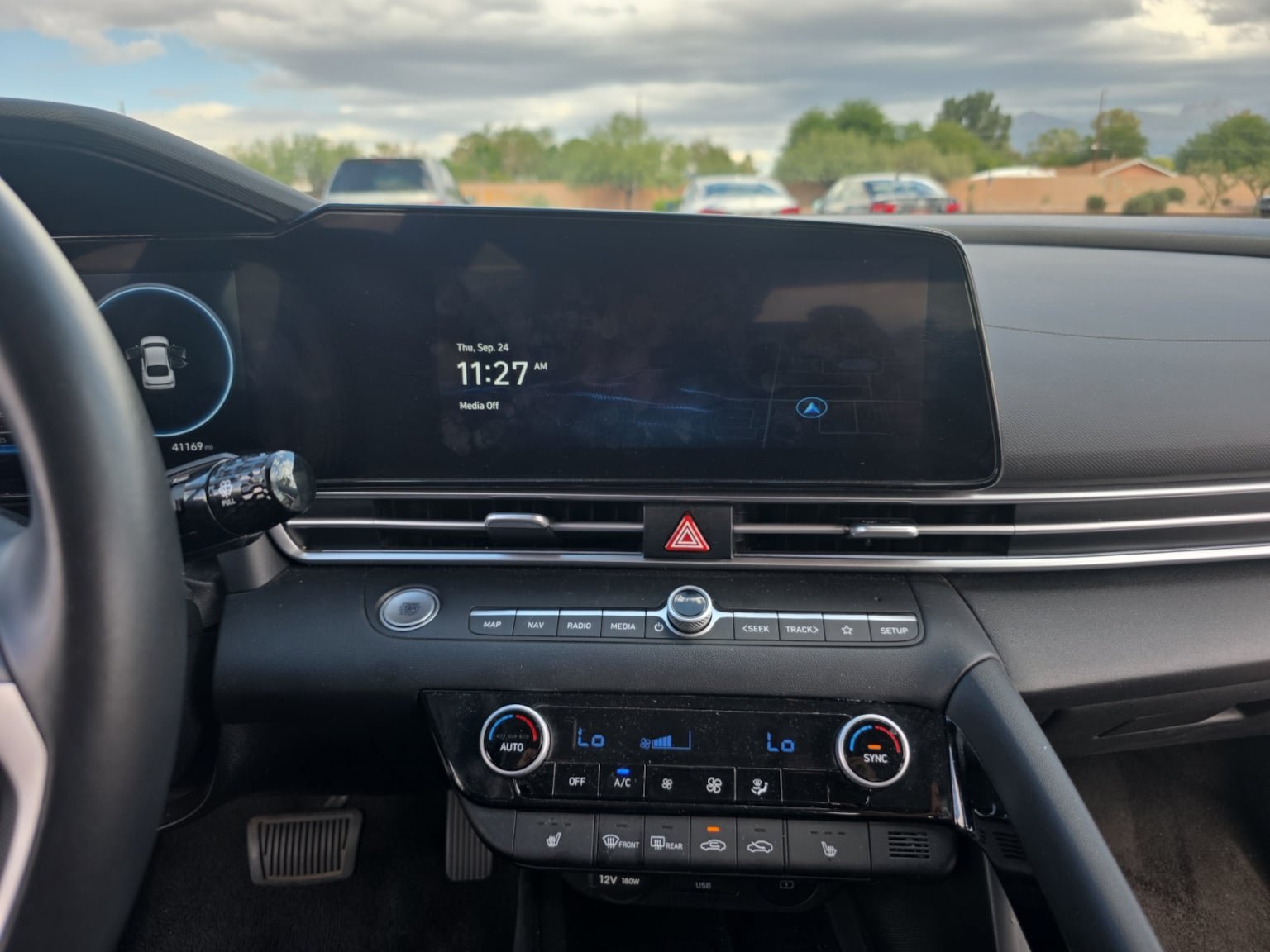 Used 2025 Hyundai Elantra SEL FWD image 21