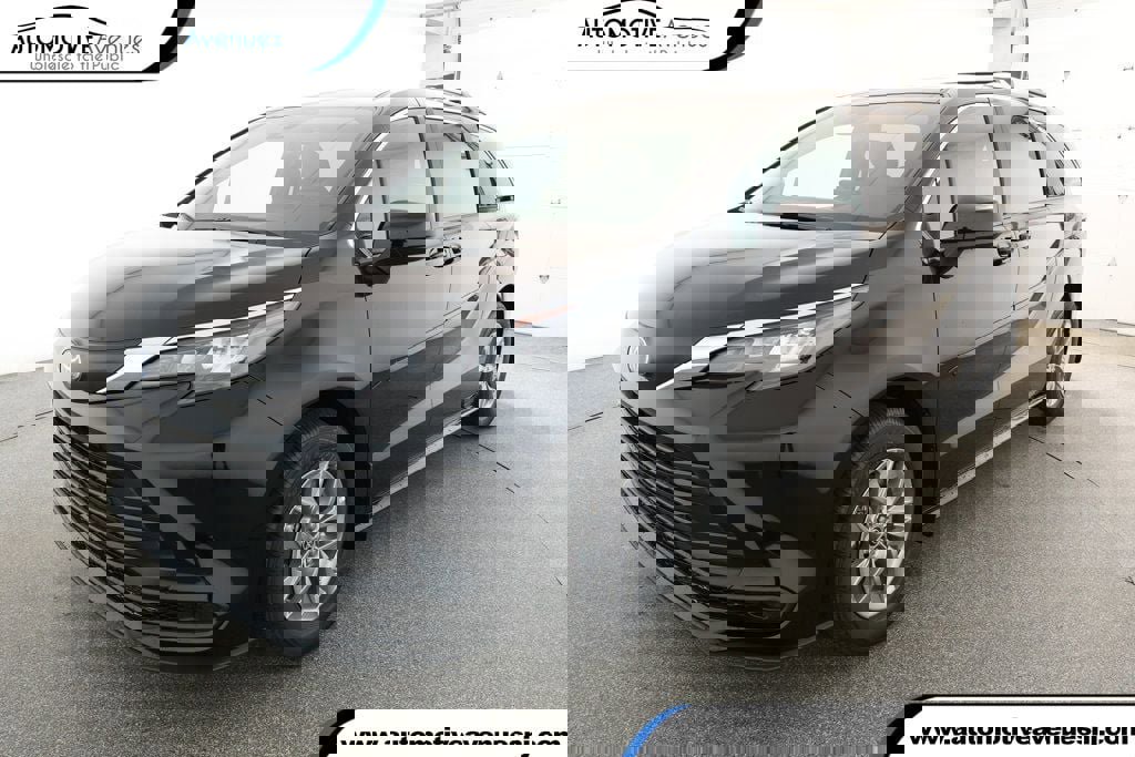 Used 2025 Toyota Sienna LE