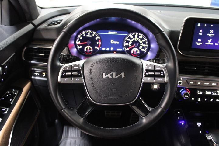 Used 2022 Kia Telluride SX w/ SX Prestige Package image 37