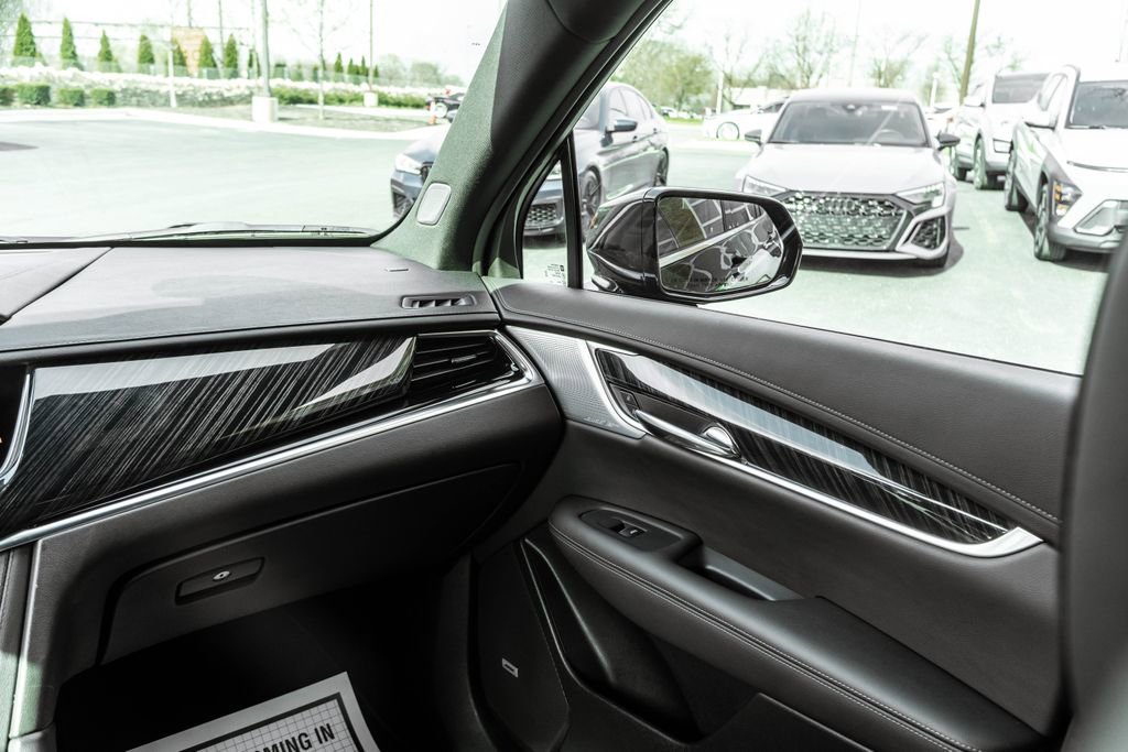 Used 2024 Cadillac XT6 Premium Luxury image 15