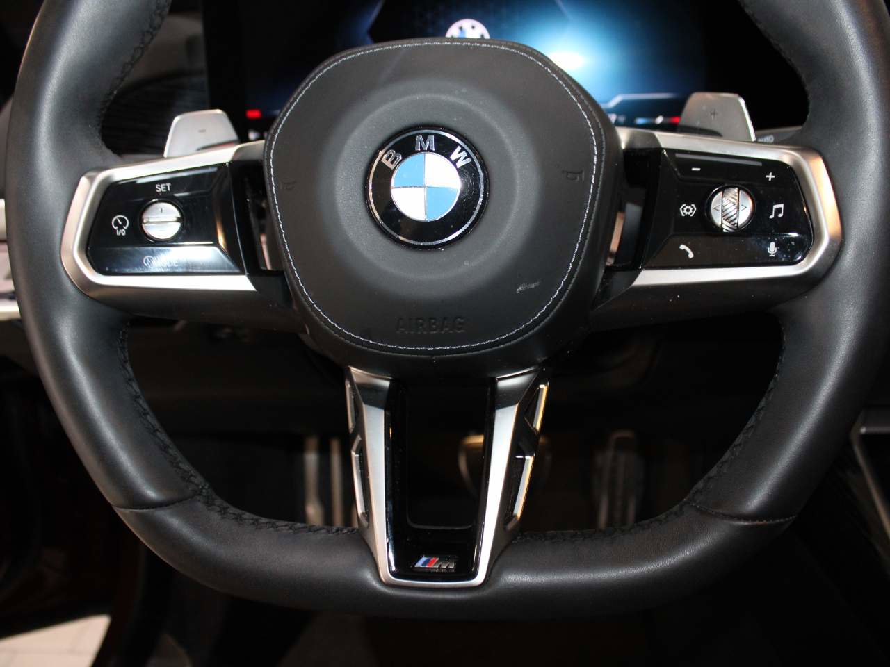 Certified 2023 BMW 740i RWD image 22
