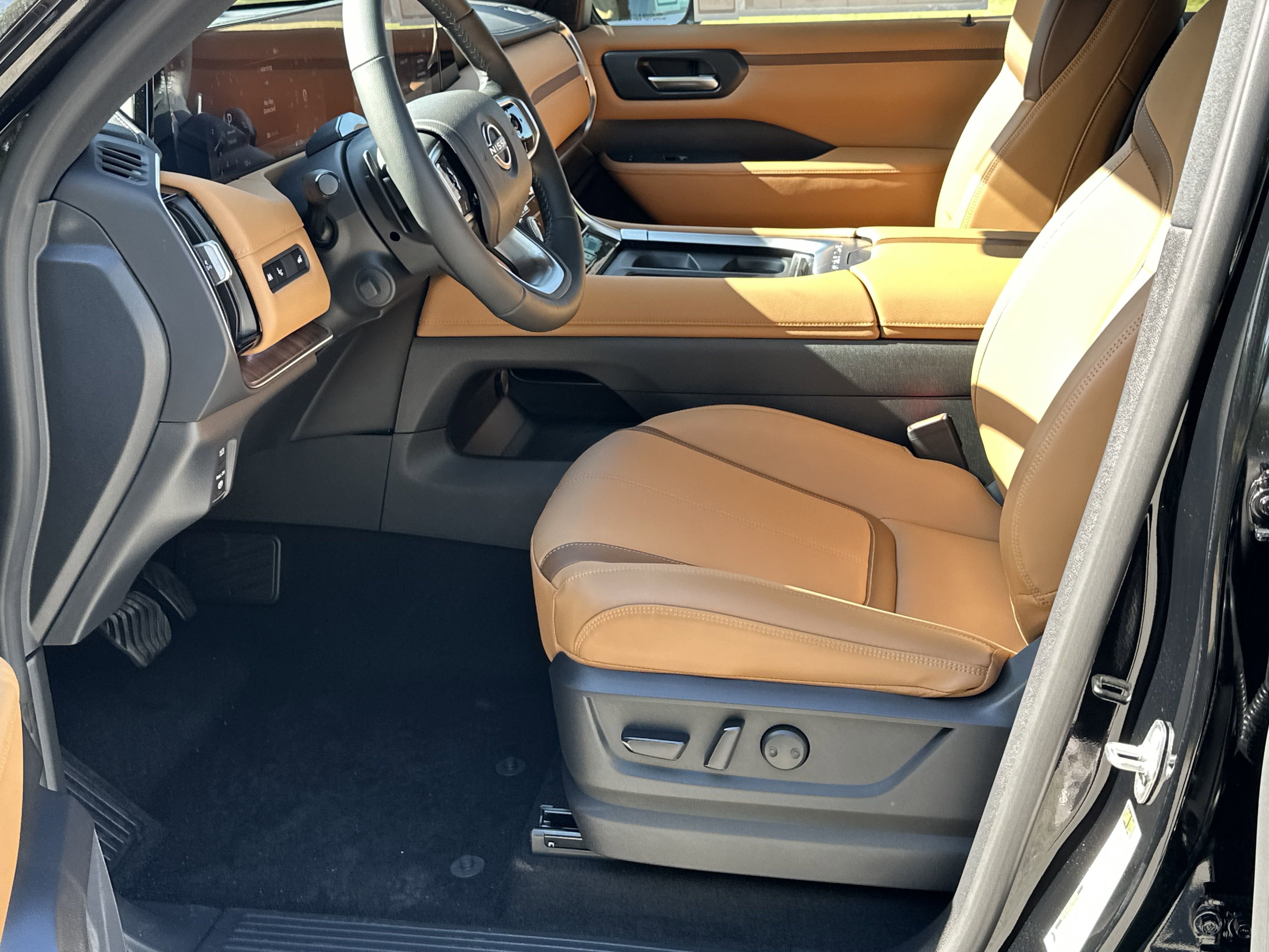 New 2025 Nissan Armada SL w/ Captain's Chari Seat Package image 9