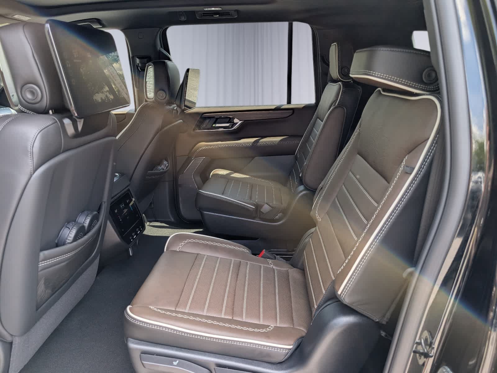 Certified 2026 GMC Yukon XL Denali Ultimate AWD/4WD image 18